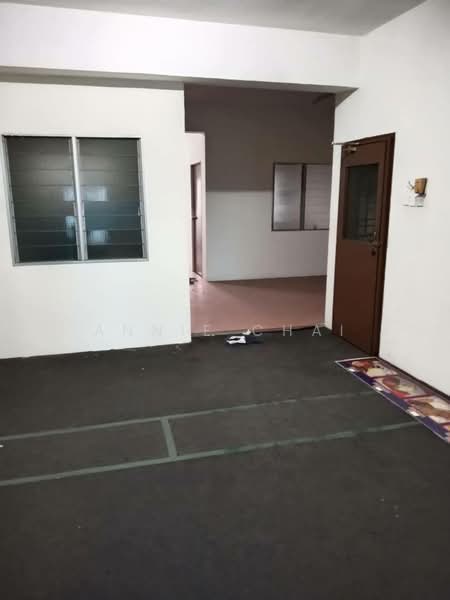 Shop for Sale in Taman Senai Utama (Kulai) - Annie Chai - Interior - PropertyGuru.com.my