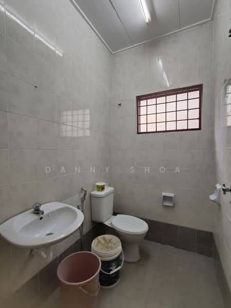 Semi-Detached House for Sale in Seremban (Negeri Sembilan) - Danny Shoa - Bathroom - PropertyGuru.com.my