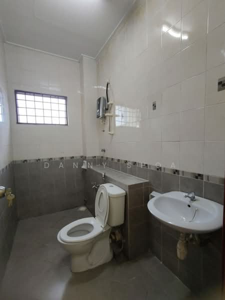 Semi-Detached House for Sale in Seremban (Negeri Sembilan) - Danny Shoa - Bathroom - PropertyGuru.com.my