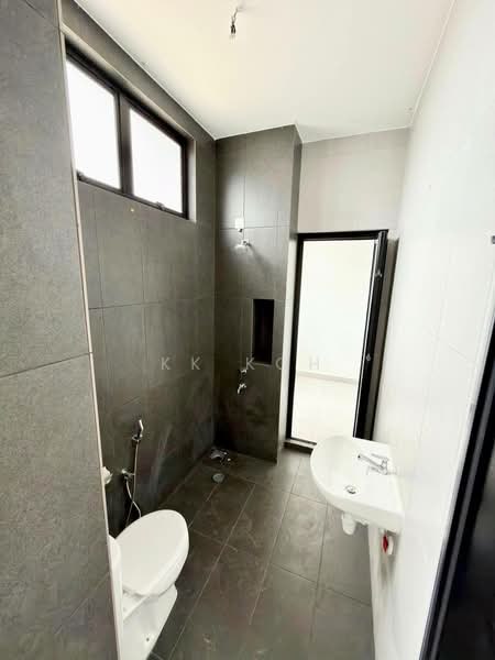 2-storey Terraced House for Sale in Taman Mount Austin (Tebrau) - KK Koh - Bathroom - PropertyGuru.com.my
