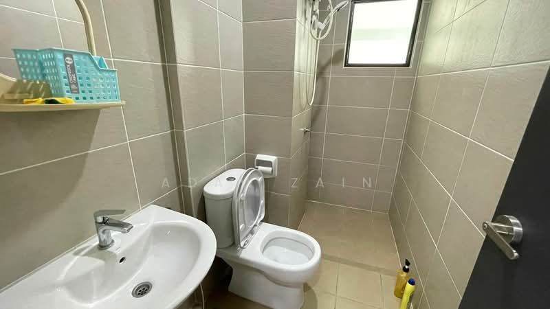 Servis Apartment untuk Disewa di Emira Residence - Adaw Zain - Bathroom - PropertyGuru.com.my