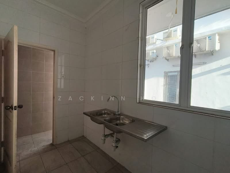 Rumah Teres 3 Tingkat untuk Dijual di Setia Alam ( Anjung Sari) (Setia Alam) - Zackinn Hoi - Kitchen - PropertyGuru.com.my