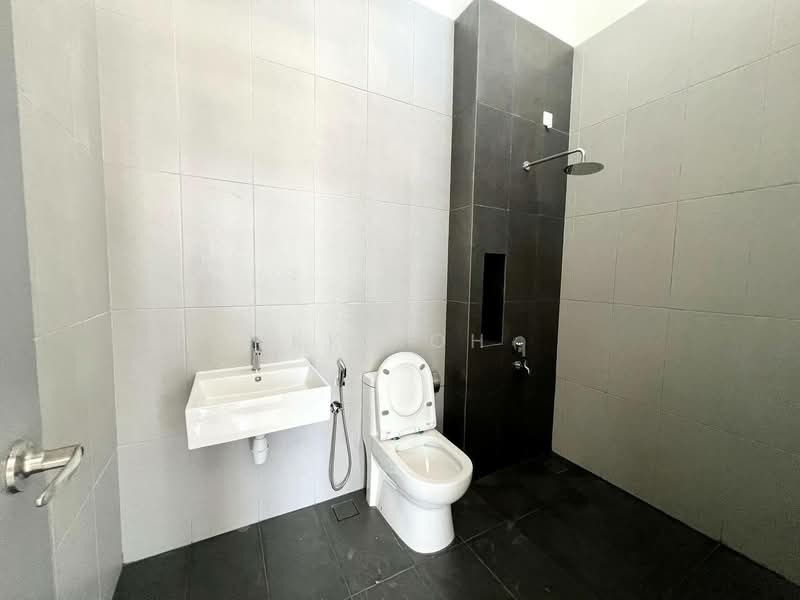 2-storey Terraced House for Sale in Taman Mount Austin (Tebrau) - KK Koh - Bathroom - PropertyGuru.com.my