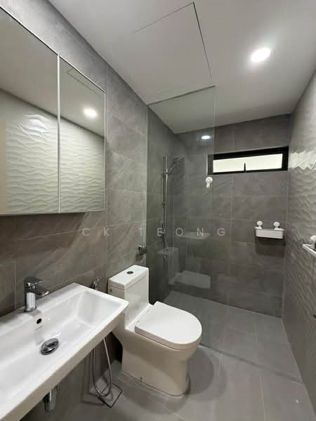 Kondominium untuk Disewa di Quinn Residence - CK Teong - Bathroom - PropertyGuru.com.my