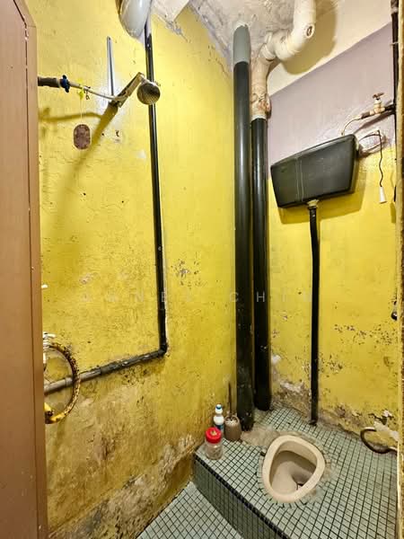 Rumah Flat untuk Dijual di Taman Kempas - Agnes Chin - Bathroom - PropertyGuru.com.my