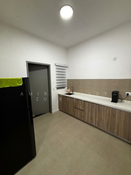 Kondominium untuk Disewa di Sanderling Lakefront - Amirul Fikry Zulkifly - Kitchen - PropertyGuru.com.my