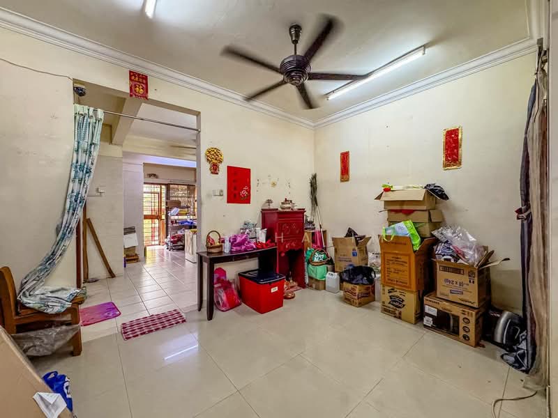 Rumah Teres 2 Tingkat untuk Dijual di Putra Heights (Subang Jaya) - Arif Halim Halim - Living Room - PropertyGuru.com.my