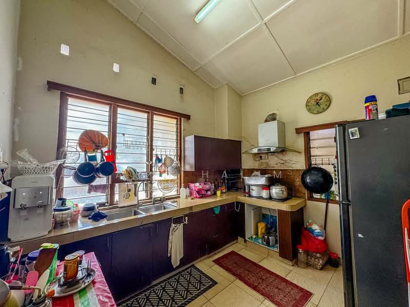 Semi-Detached House for Sale in Taman Bukit Ampangan (Seremban) - Arif Halim Halim - Kitchen - PropertyGuru.com.my