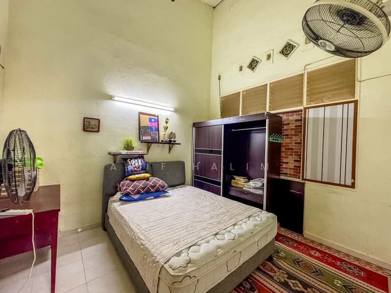 Semi-Detached House for Sale in Taman Bukit Ampangan (Seremban) - Arif Halim Halim - Bedroom - PropertyGuru.com.my