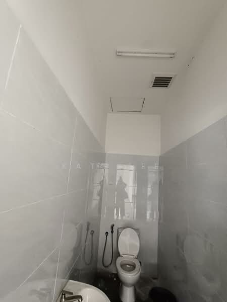 Kilang untuk Disewa di Masai (Johor) - Kate Tee - Bathroom - PropertyGuru.com.my