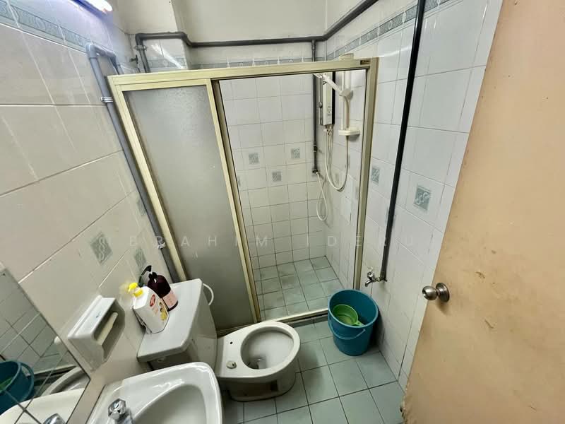 2-storey Terraced House for Sale in Bandar Sri Damansara (Selangor) - Ibrahim Iderus - Bathroom - PropertyGuru.com.my