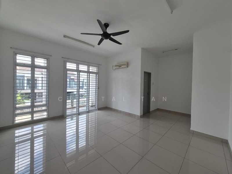 2-storey Terraced House for Sale in Taman Nusa Sentral (Iskandar Puteri (Nusajaya)) - Crystal Tan - Living Room - PropertyGuru.com.my