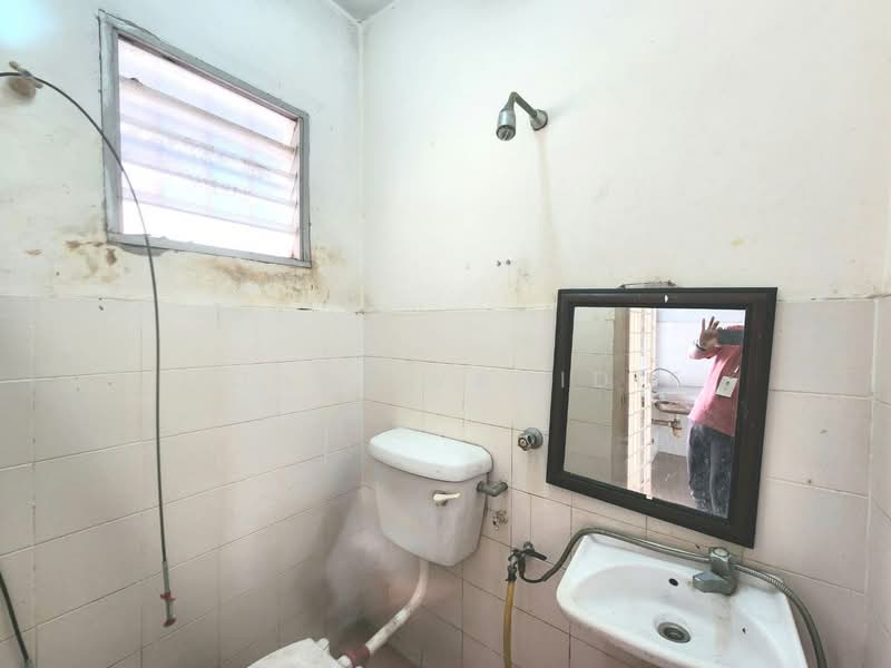 2-storey Terraced House for Sale in Bandar Tasik Puteri (Rawang) - Mohd Syahidie - Bathroom - PropertyGuru.com.my