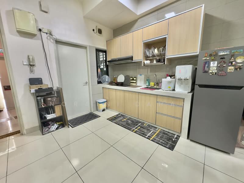 Condominium for Sale at Lake Vista Residence (Tasik Vista Residen) - Noraini Dahan - Kitchen - PropertyGuru.com.my
