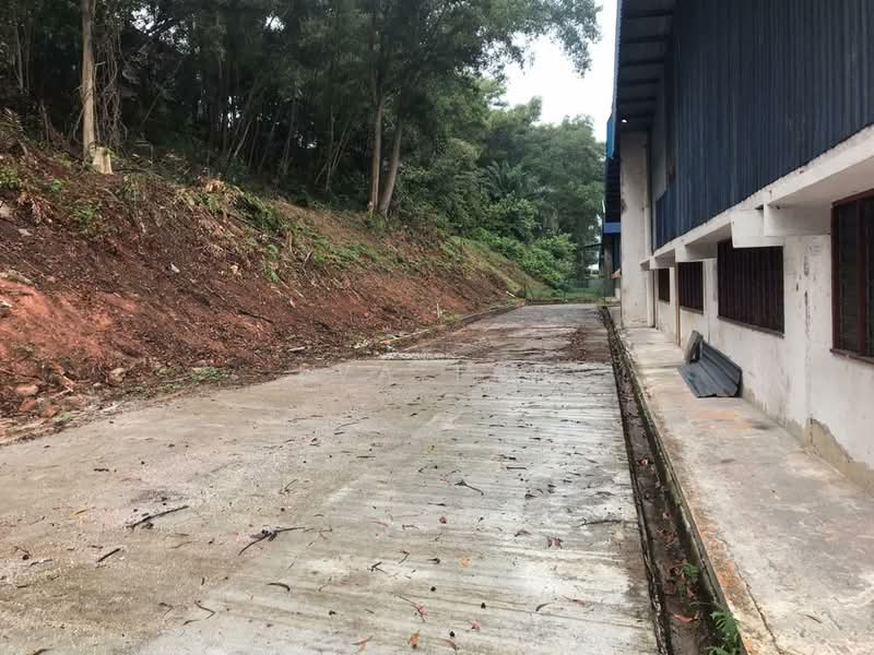 Semi-D Factory for Sale in Taman Perindustrian Sri Gading 1 (Sri Gading) - Eva Tan - Exterior - PropertyGuru.com.my