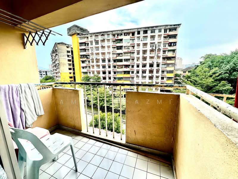 Kondominium untuk Dijual di Le Jardine Condominium - Amirah Azmi - Balcony - PropertyGuru.com.my