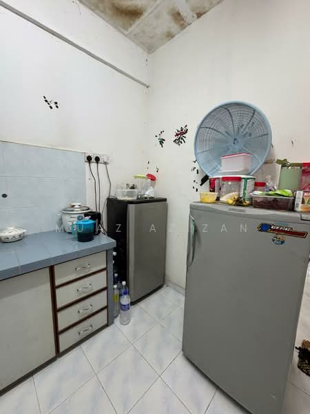 Rumah Flat untuk Dijual di Taman Seri Janggus - Muaz Azizan - Kitchen - PropertyGuru.com.my