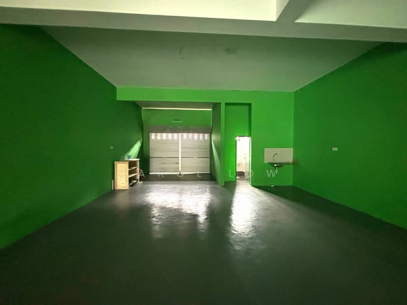 Shop for Rent in Bandar Cemerlang (Ulu Tiram) - Carol Low - Interior - PropertyGuru.com.my