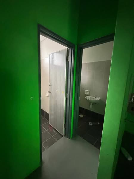 Shop for Rent in Bandar Cemerlang (Ulu Tiram) - Carol Low - Bathroom - PropertyGuru.com.my