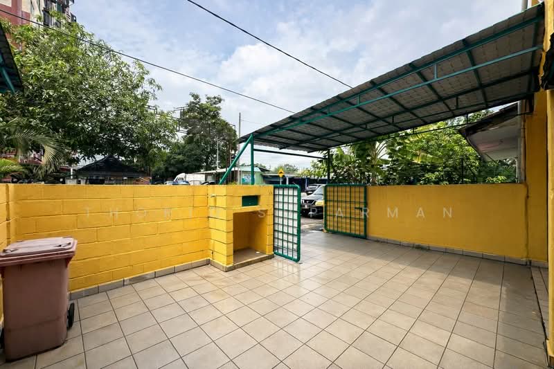 2-storey Terraced House for Sale in Taman Desaria (Petaling Jaya) - Thoriq Suparman - Exterior - PropertyGuru.com.my