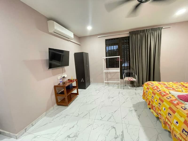 2-storey Terraced House for Sale in Taman Mount Austin (Tebrau) - Nathan Chan - Bedroom - PropertyGuru.com.my