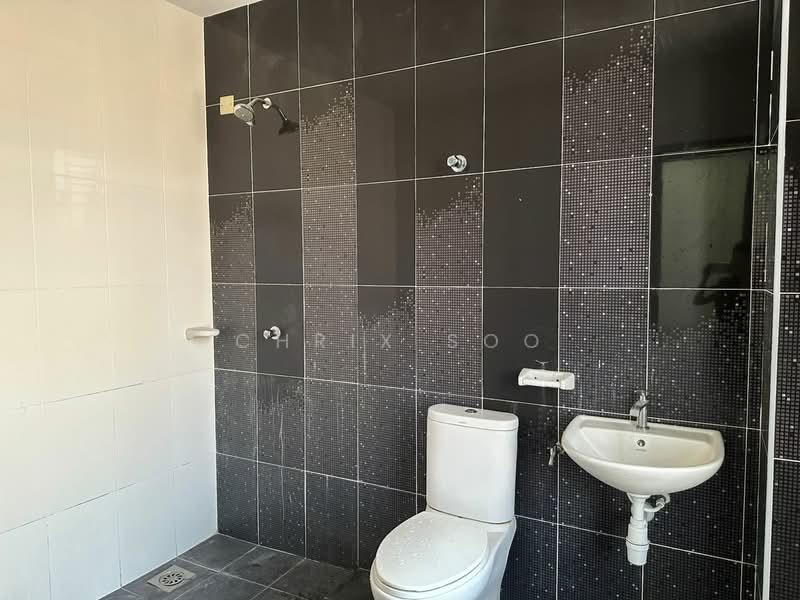 Rumah Teres untuk Dijual di Nilai (Negeri Sembilan) - Chrix Soo - Bathroom - PropertyGuru.com.my