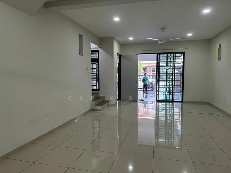 Rumah Teres untuk Dijual di Nilai (Negeri Sembilan) - Chrix Soo - Living Room - PropertyGuru.com.my