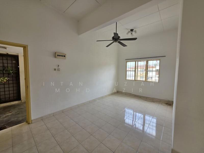Apartment for Rent at Pangsapuri Tainia - Intan Fauziah Mohd Nazir - Living Room - PropertyGuru.com.my