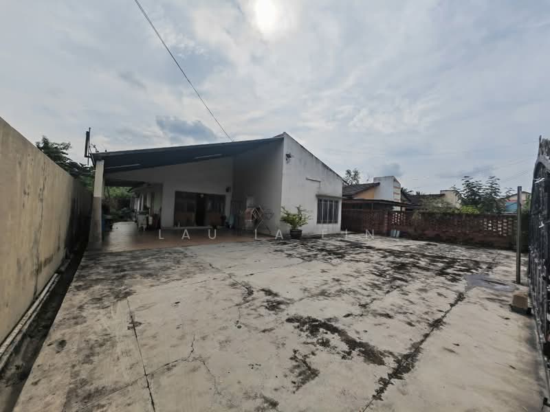 Bungalow for Sale in Rawang (Selangor) - Lau Ia Ein - Exterior - PropertyGuru.com.my