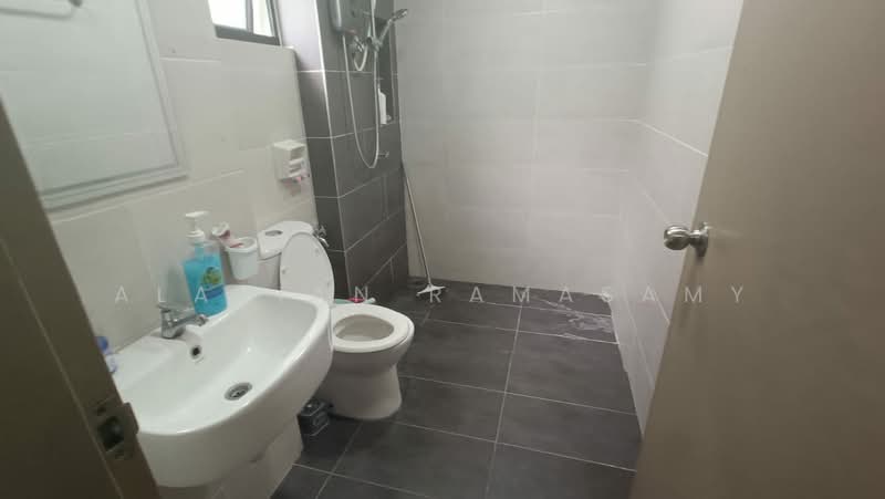 Townhouse for Rent in Taman Putra Perdana (Puchong) - Alavian Ramasamy - Bathroom - PropertyGuru.com.my