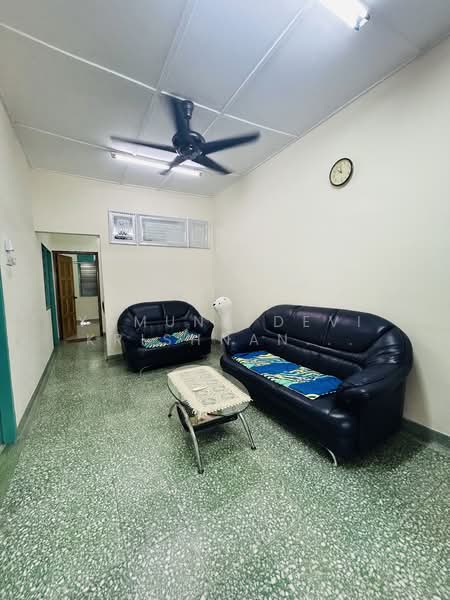 Rumah Teres 1 Tingkat untuk Dijual di Petaling Jaya (Selangor) - Yamuna Devi Krishnan Kutty - Living Room - PropertyGuru.com.my