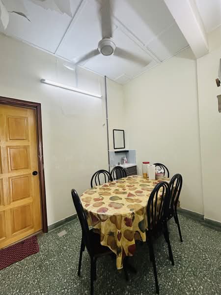 Rumah Teres 1 Tingkat untuk Dijual di Petaling Jaya (Selangor) - Yamuna Devi Krishnan Kutty - Dining Room - PropertyGuru.com.my