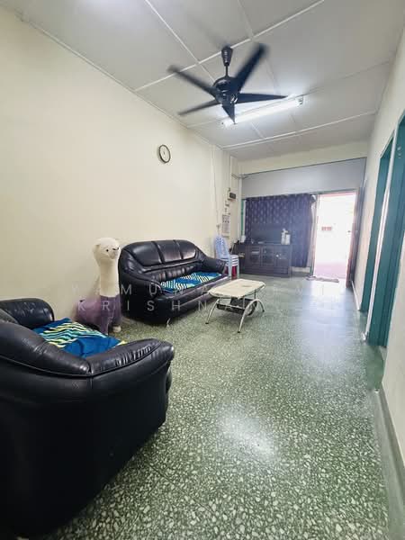 Rumah Teres 1 Tingkat untuk Dijual di Petaling Jaya (Selangor) - Yamuna Devi Krishnan Kutty - Living Room - PropertyGuru.com.my