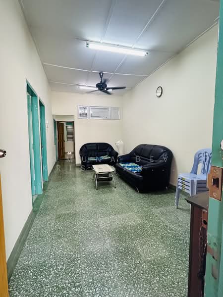 Rumah Teres 1 Tingkat untuk Dijual di Petaling Jaya (Selangor) - Yamuna Devi Krishnan Kutty - Living Room - PropertyGuru.com.my