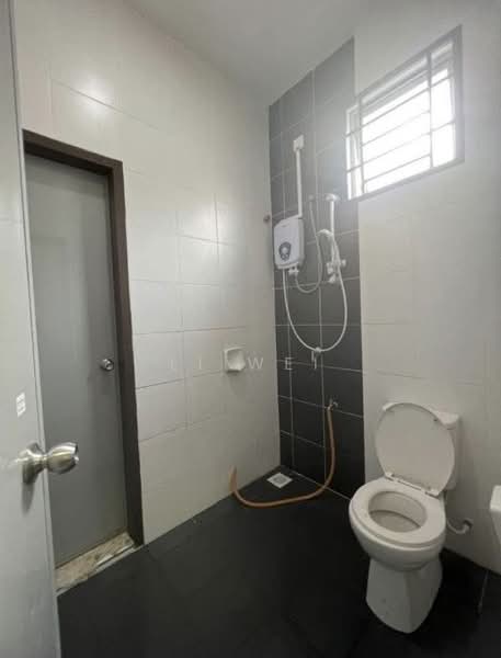 1-storey Terraced House for Rent in Bandar Putra (Kulai) - Li Wei - Bathroom - PropertyGuru.com.my