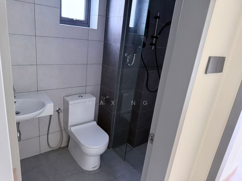Servis Apartment untuk Disewa di The Era @ Duta North - Max Ng - Bathroom - PropertyGuru.com.my