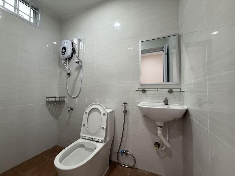 2-storey Terraced House for Sale in Taman Skudai Baru (Skudai) - KELVIN ANG - Bathroom - PropertyGuru.com.my