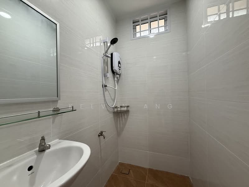 2-storey Terraced House for Sale in Taman Skudai Baru (Skudai) - KELVIN ANG - Bathroom - PropertyGuru.com.my