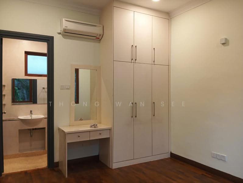 Semi-Detached House for Rent in Duta Nusantara (Batu) - Thong Wan See - Bathroom - PropertyGuru.com.my