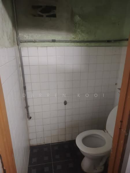 Rumah Teres 1 Tingkat untuk Dijual di Taman Inderawasih (Perai) - Darren Kooi - Bathroom - PropertyGuru.com.my