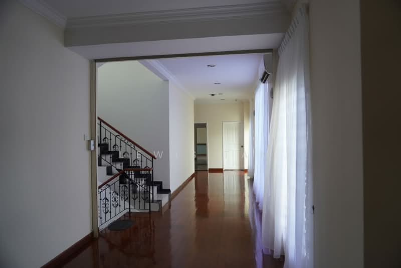 Rumah Banglo untuk Disewa di Country Heights (Kajang) - Lewis Tam - Corridor - PropertyGuru.com.my