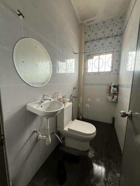 Rumah Teres 2 Tingkat untuk Dijual di Shah Alam (Selangor) - Masnizah Arifin - Bathroom - PropertyGuru.com.my