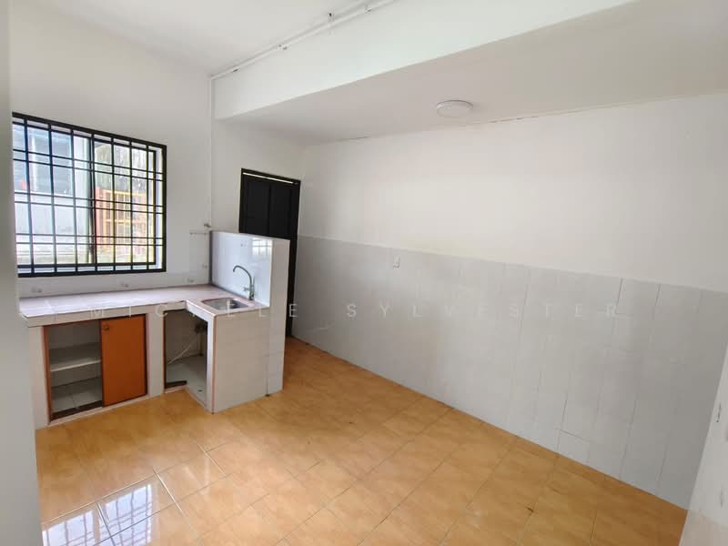 Rumah Teres 1 Tingkat untuk Dijual di Bandar Seri Alam (Masai) - Michele Sylvester - Kitchen - PropertyGuru.com.my