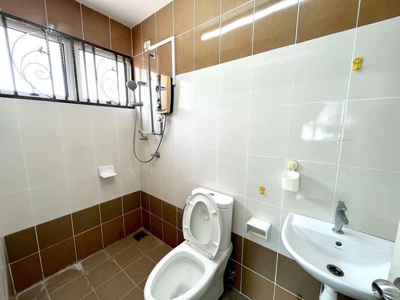 Semi-Detached House for Sale in Taman Indah Gemilang 1 (Batu Caves) - Amin Azlan - Bathroom - PropertyGuru.com.my