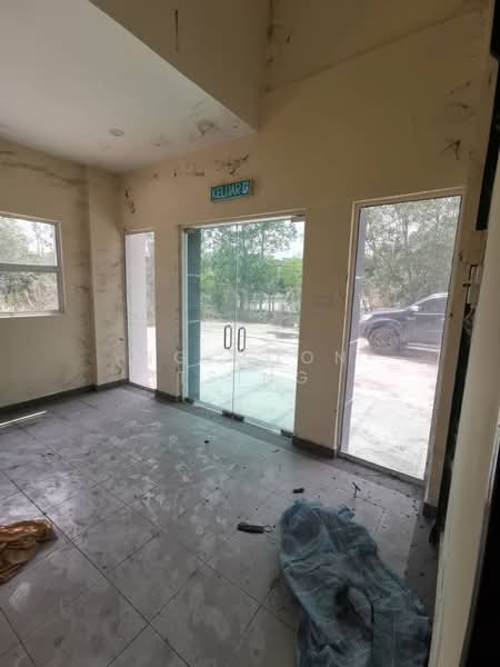 Factory for Rent in Rawang (Selangor) - Ng Moon Tsing - Entrance - PropertyGuru.com.my