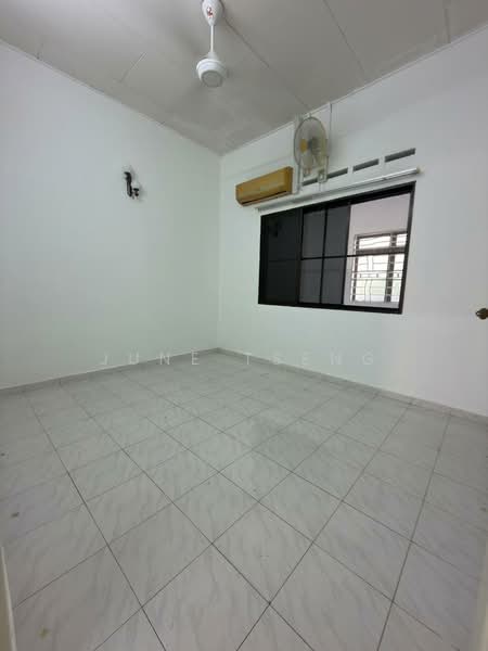 1.5-storey Terraced House for Rent in Taman Johor Jaya (Johor Bahru) - June Tseng - PropertyGuru.com.my