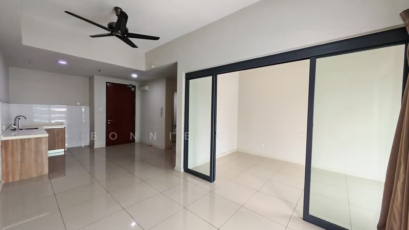 Servis Apartment untuk Dijual di Pacific 63 - Bonnie Chong - Living Room - PropertyGuru.com.my