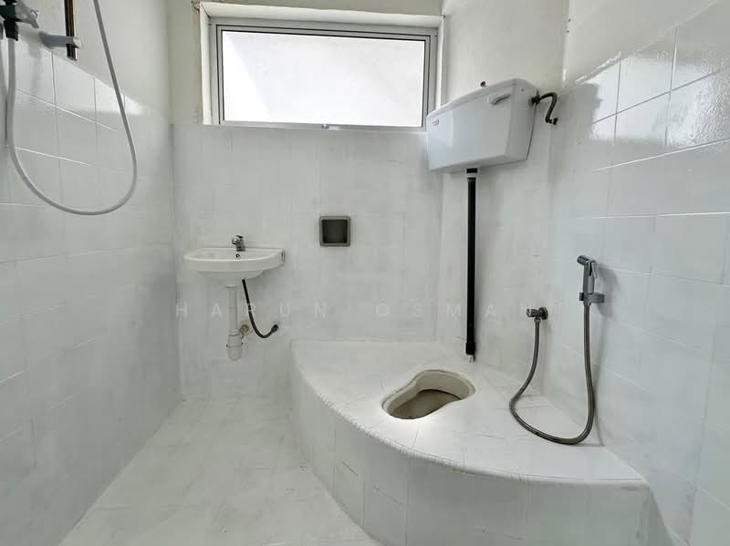 2-storey Terraced House for Sale in Taman Serdang Raya (Seri Kembangan) - Harun Osman - PropertyGuru.com.my