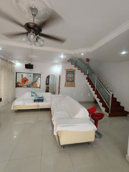 2-storey Terraced House for Sale in Taman Daya (Johor Bahru) - Alan Tia - Living Room - PropertyGuru.com.my