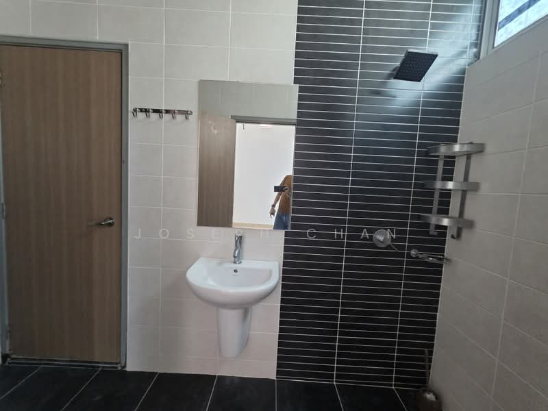 Semi-Detached House for Sale in Seksyen U10 (Shah Alam) - Joseph Chan - Bathroom - PropertyGuru.com.my